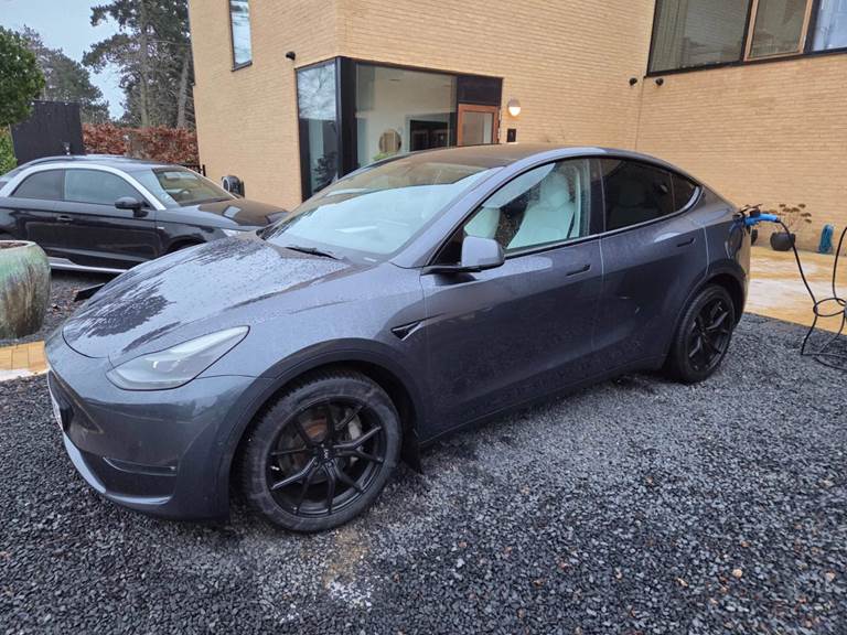 Tesla Model Y Long Range AWD