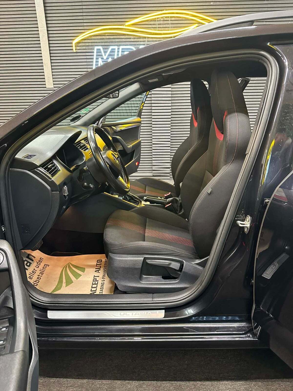 Skoda Octavia 2,0 TDi 150 Business Line+ Dynamic Combi DSG