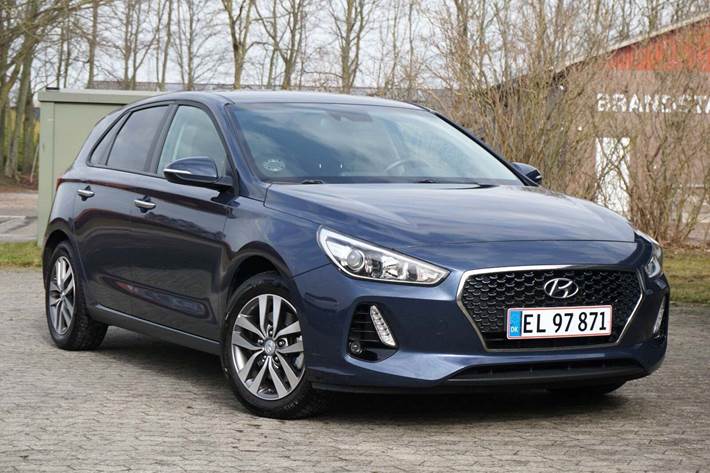 Blå Hyundai i30 fra 2017