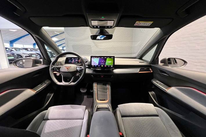 Grå Cupra Born fra 2023