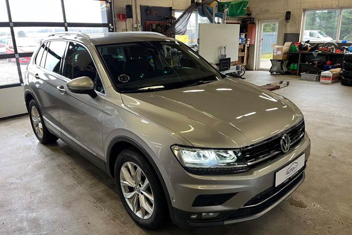 Grå VW Tiguan fra 2020