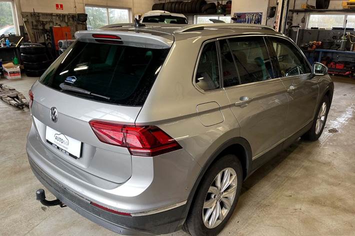 Grå VW Tiguan fra 2020