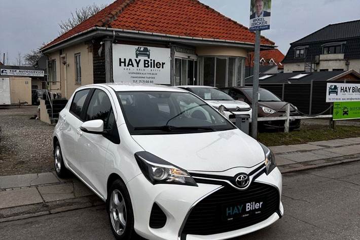 Hvid Toyota Yaris fra 2015