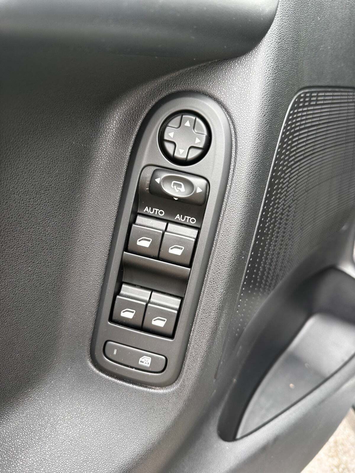 Grå Citroën C3 fra 2016