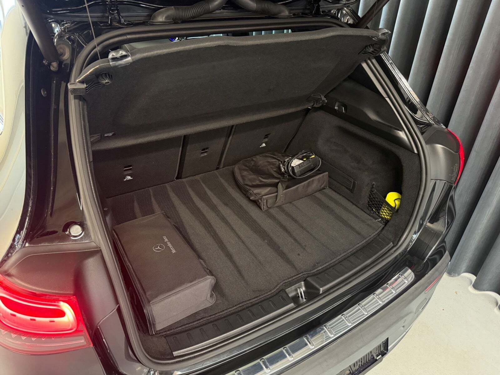 Sort Mercedes EQA250 fra 2022