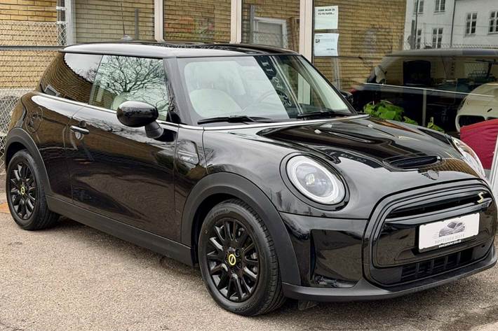 Sort Mini Cooper SE fra 2022