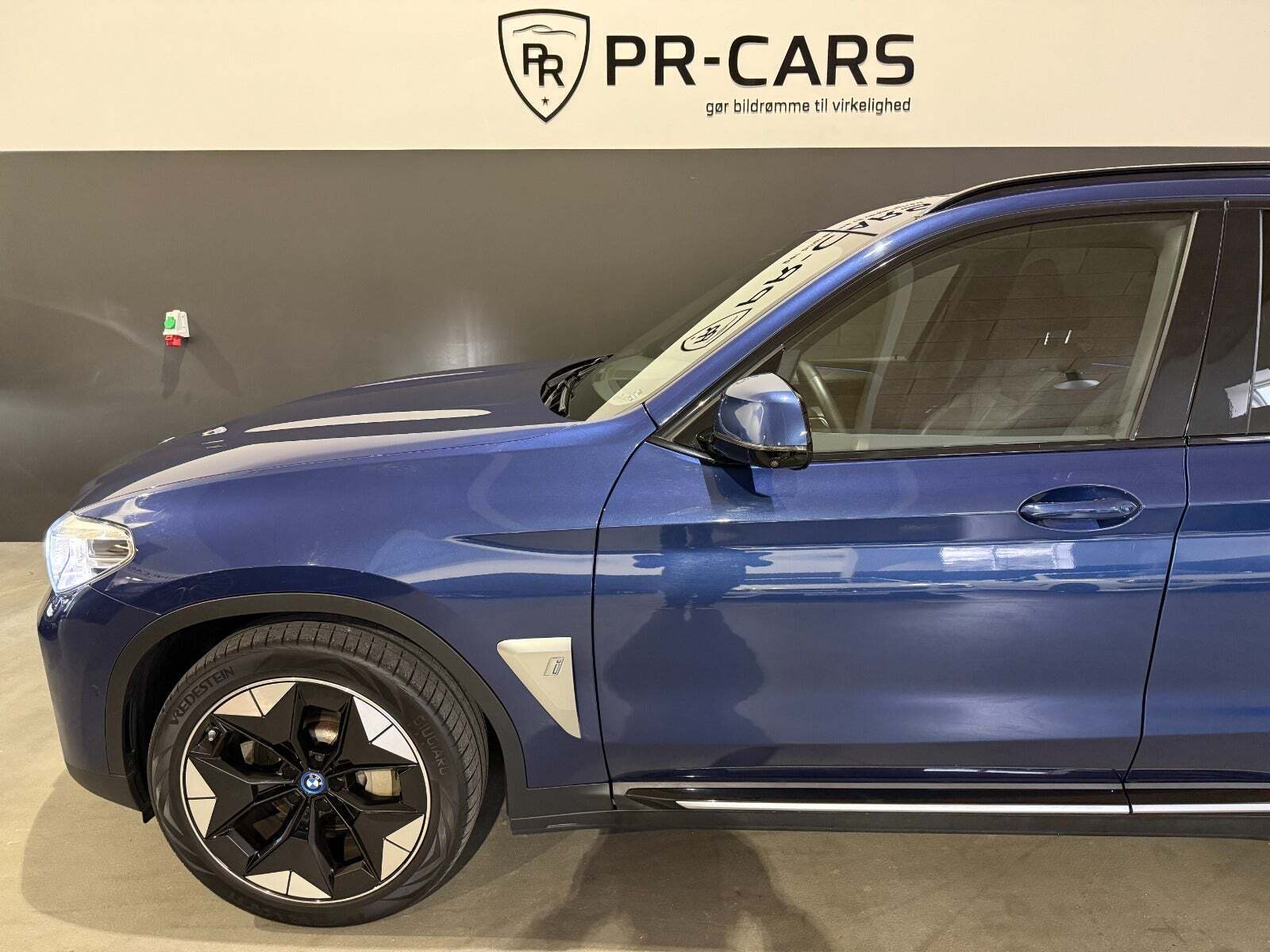 BMW iX3 Charged Plus