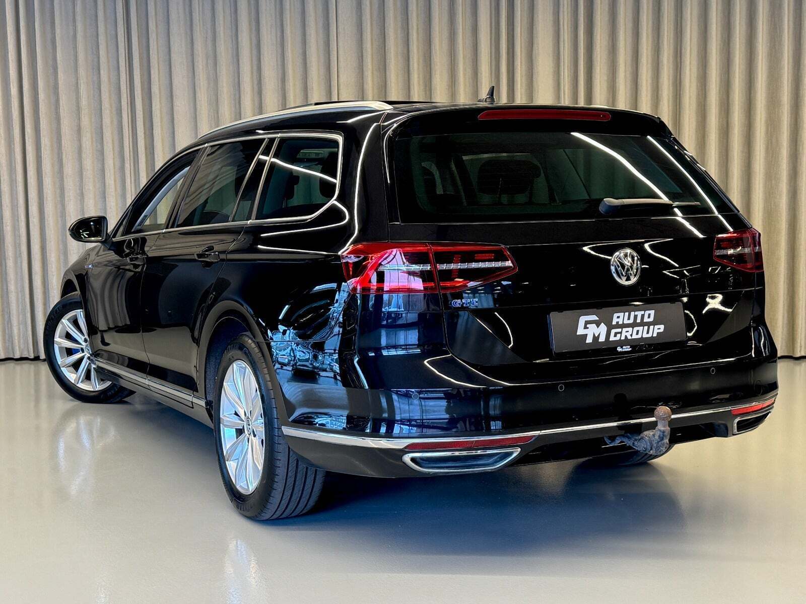 Sort VW Passat fra 2017