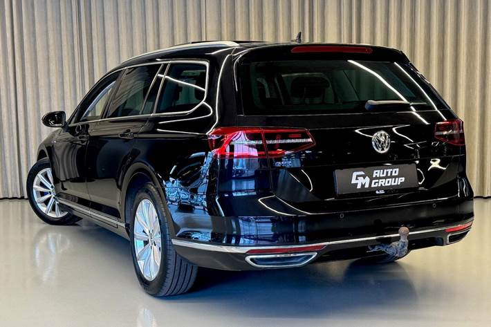 Sort VW Passat fra 2017