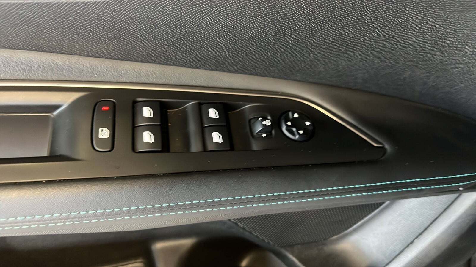 Sølv Peugeot 3008 fra 2021