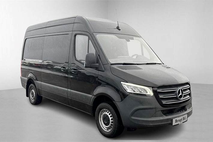 Sort Mercedes Sprinter 317 fra 2021