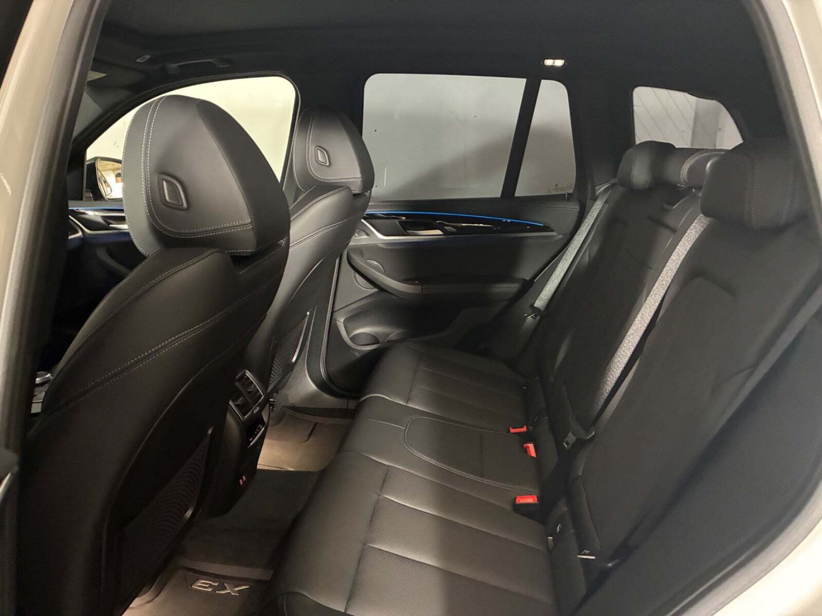 Hvid BMW iX3 fra 2024