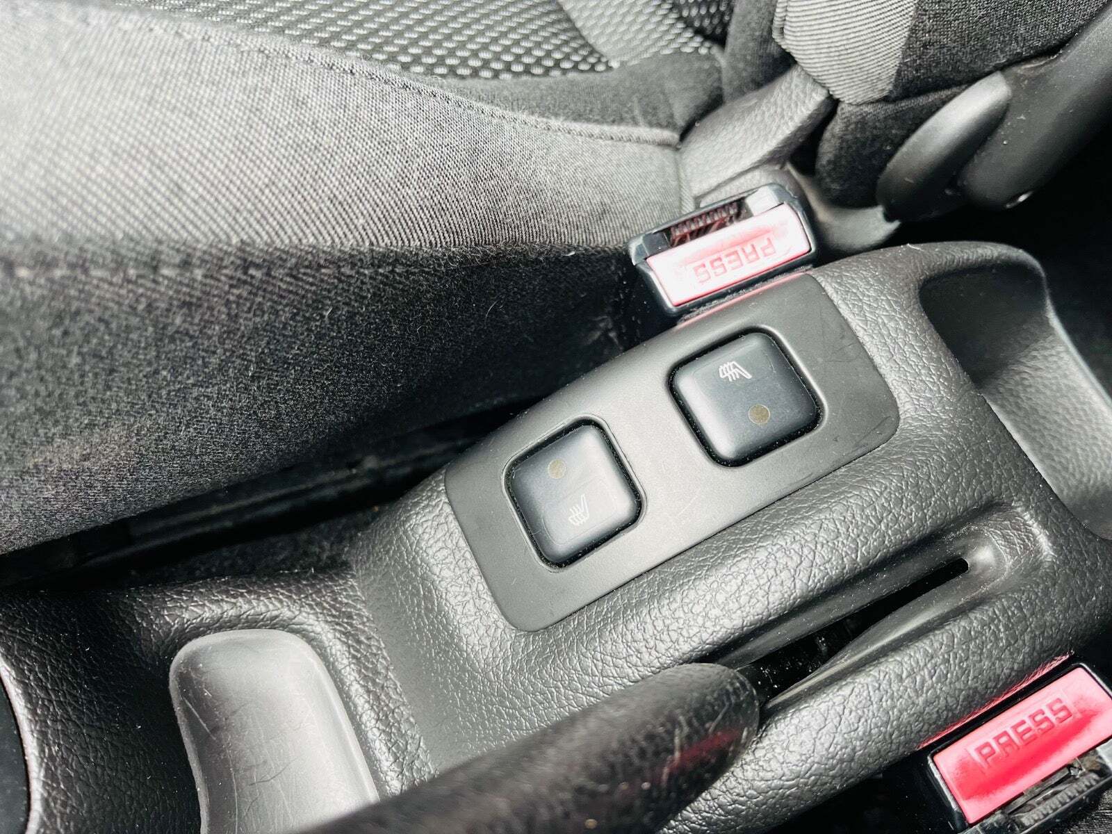 Sølv Peugeot 206 fra 2007