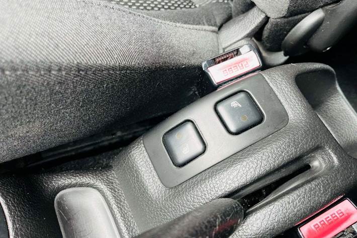 Sølv Peugeot 206 fra 2007