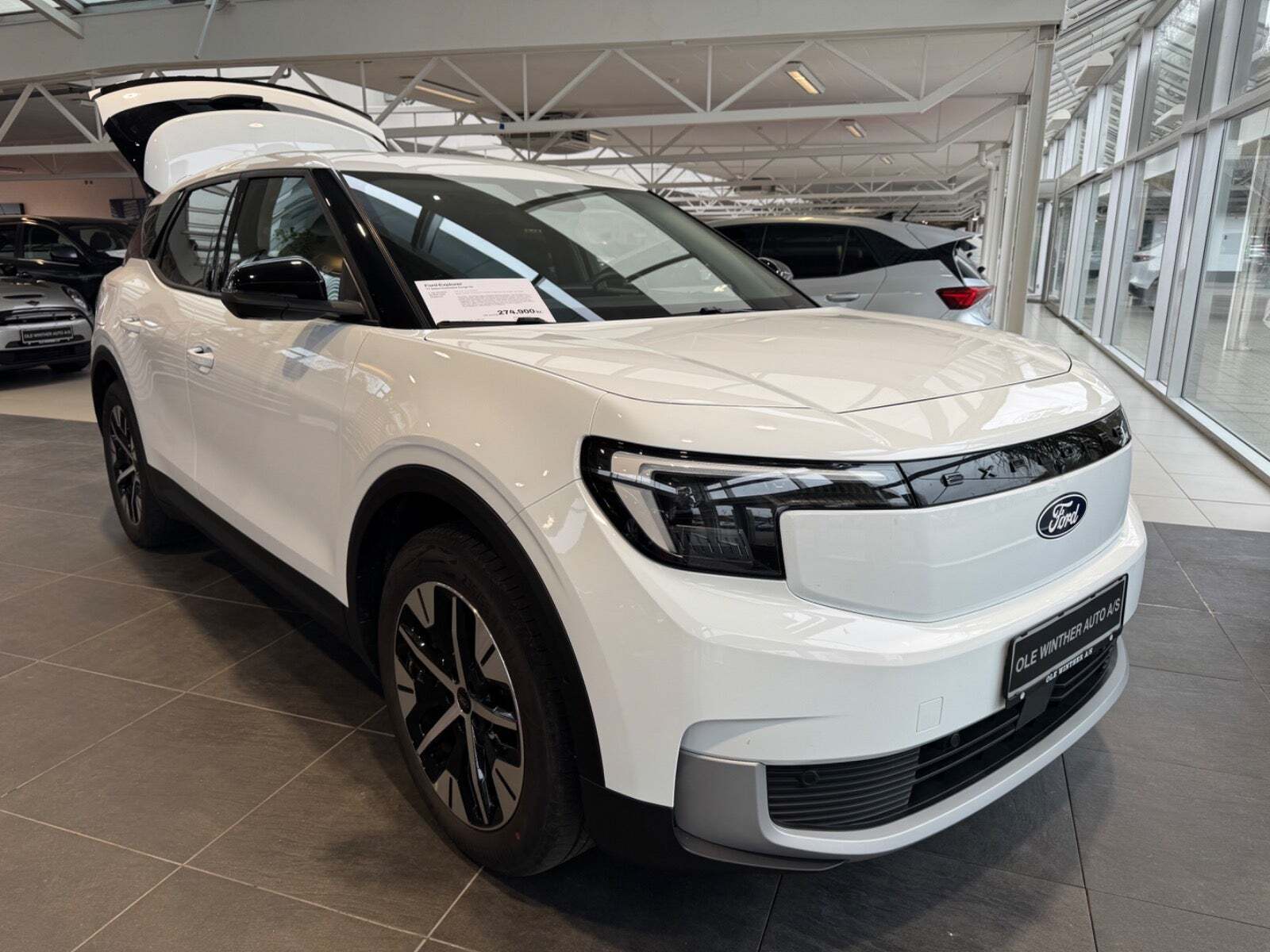 Ford Explorer 77 Select Extended Range