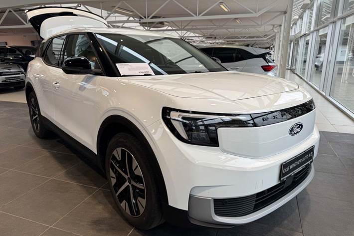 Hvid Ford Explorer fra 2024 set udefra