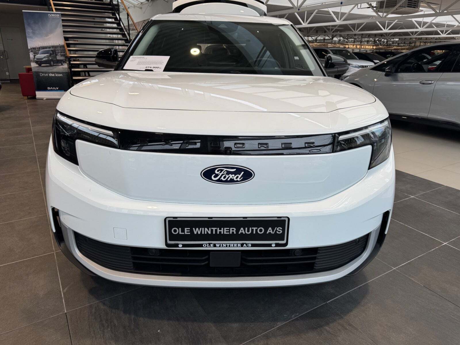 Ford Explorer 77 Select Extended Range