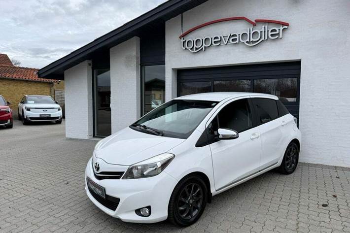 Hvid Toyota Yaris fra 2011