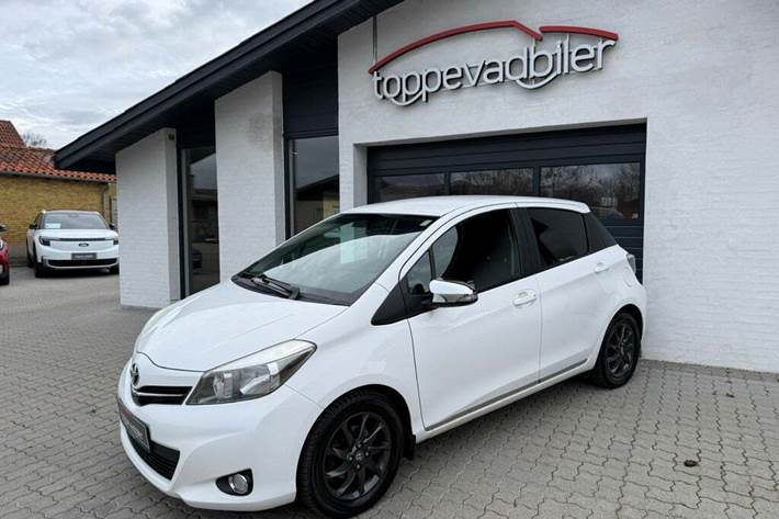Hvid Toyota Yaris fra 2011