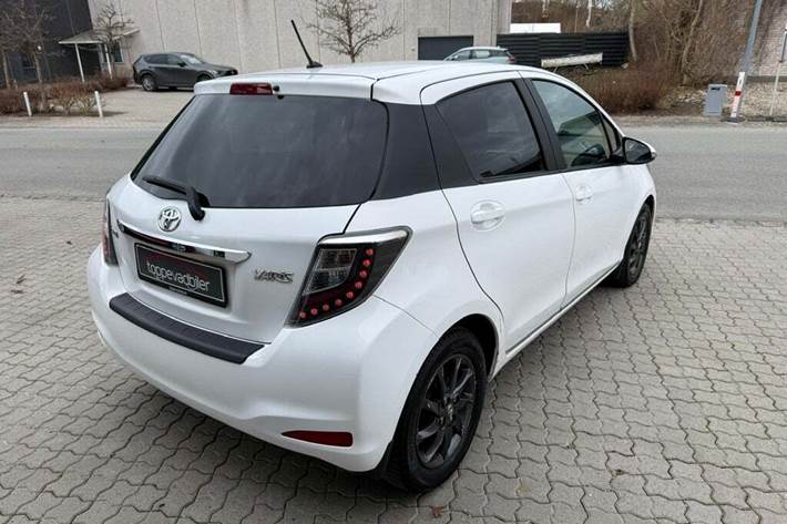 Hvid Toyota Yaris fra 2011