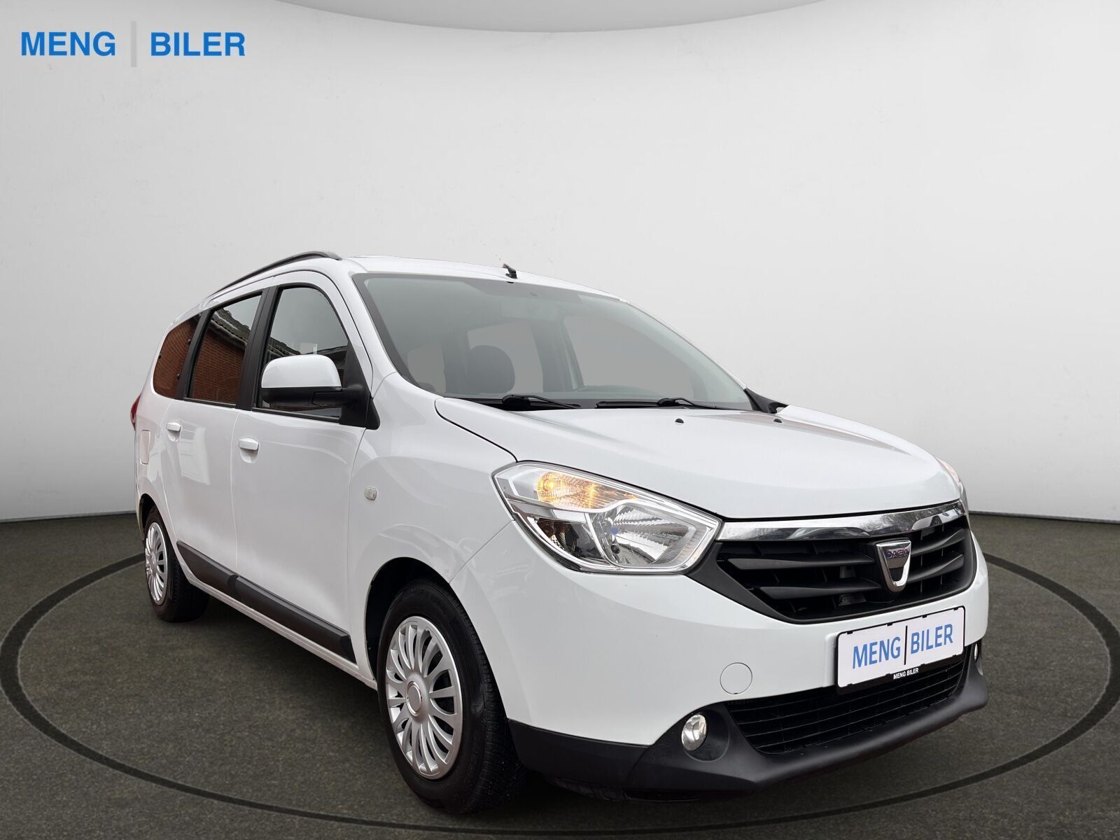 Hvid Dacia Lodgy fra 2015