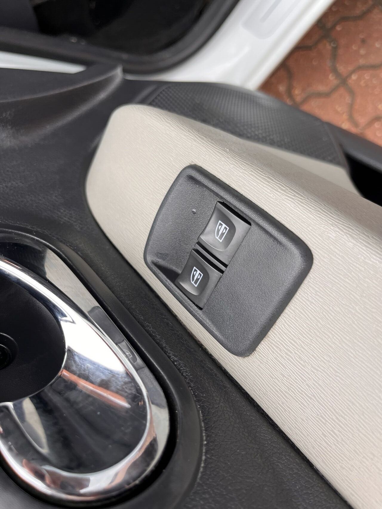 Hvid Dacia Lodgy fra 2015