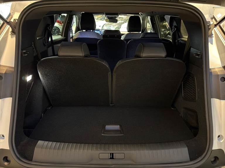 Peugeot e-5008 EL Allure Pack 210HK 5d Aut.