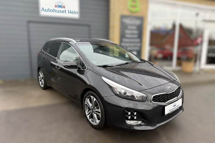Sort Kia Ceed fra 2016 set udefra