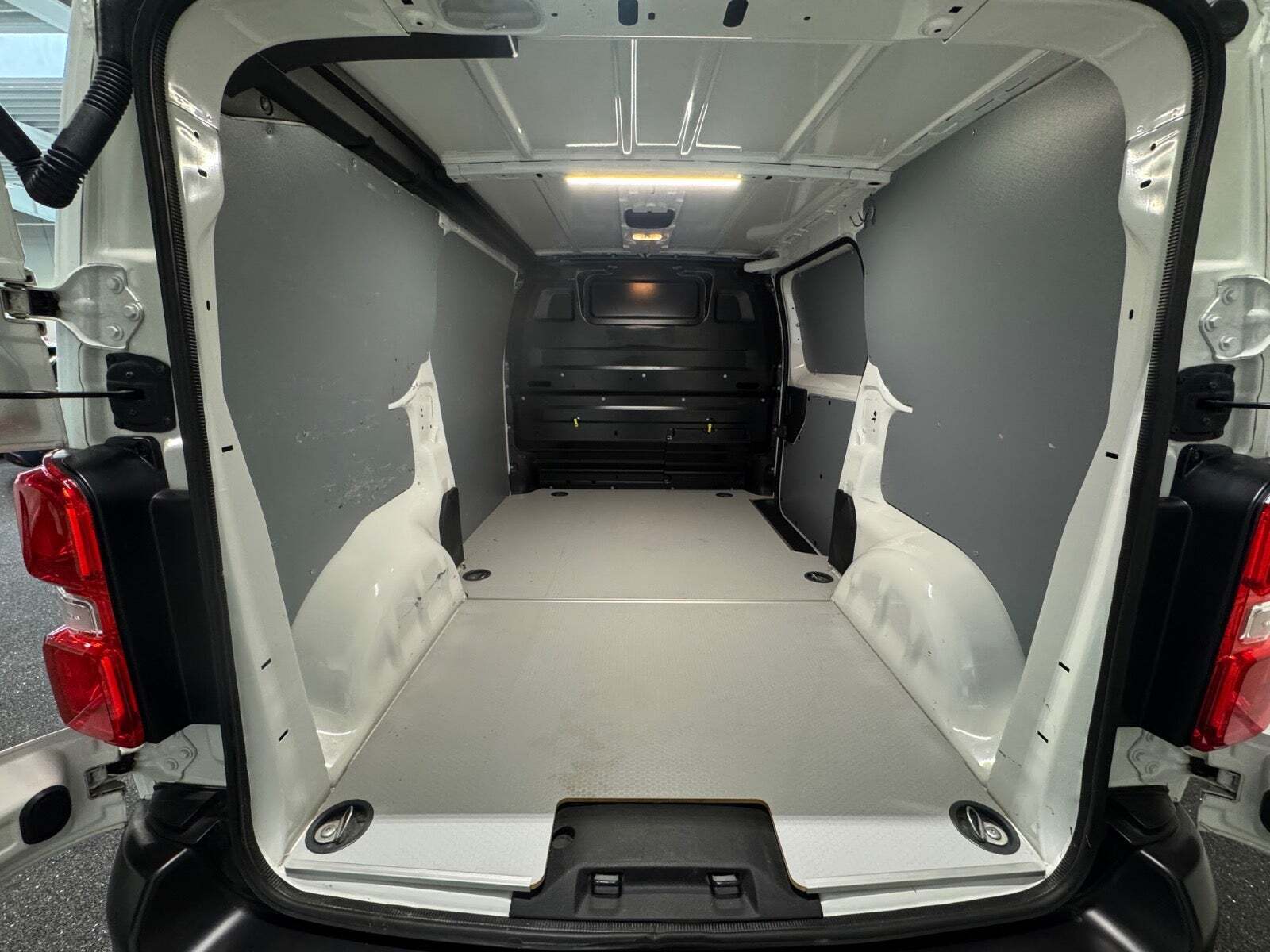 Opel Vivaro 2,0 D 145 Enjoy L2V2 aut.