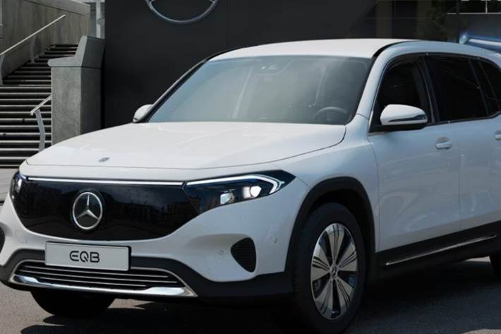 Hvid Mercedes EQB250+ fra 2024