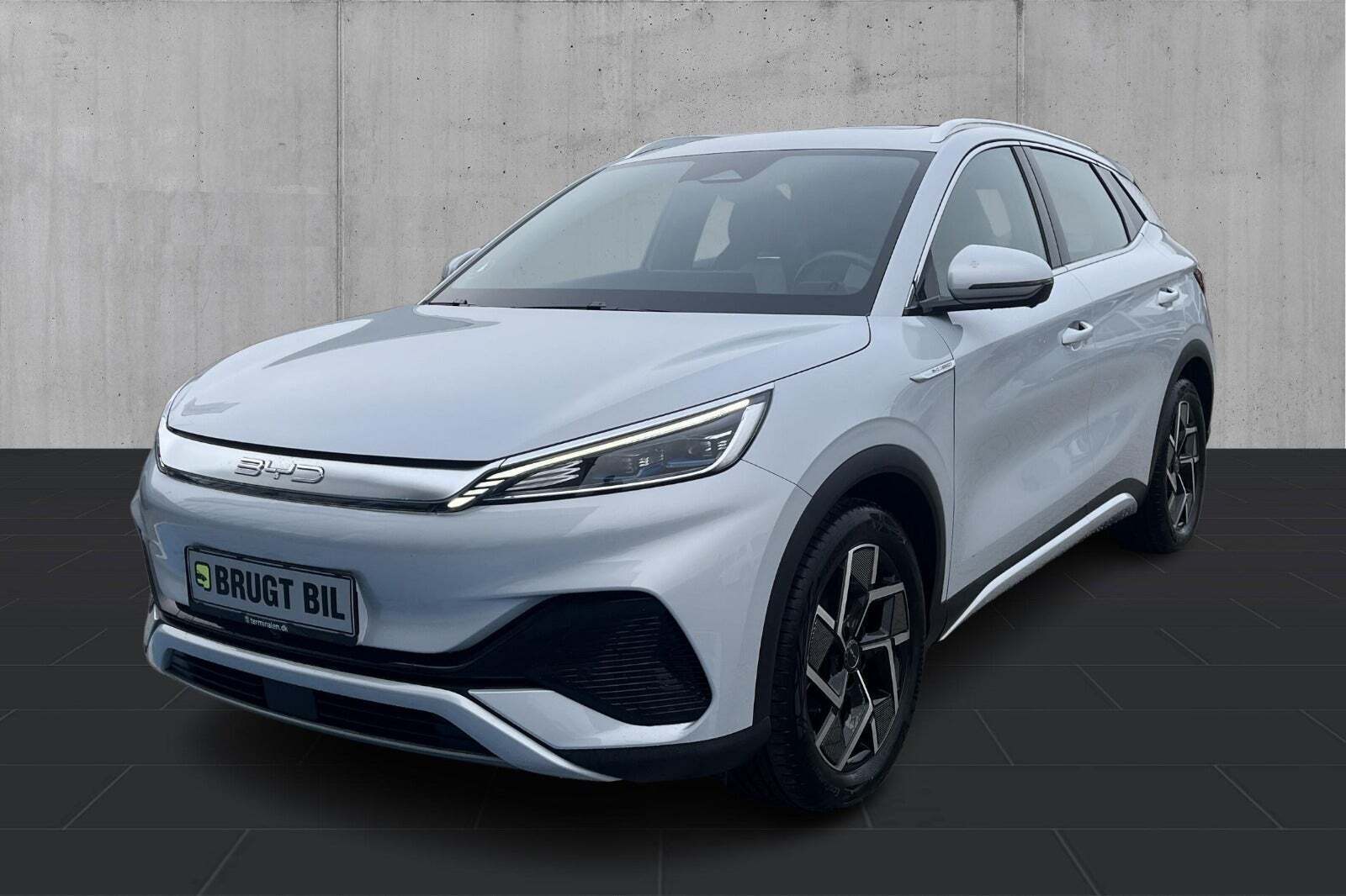 Sølv BYD Atto 3 fra 2022 set udefra