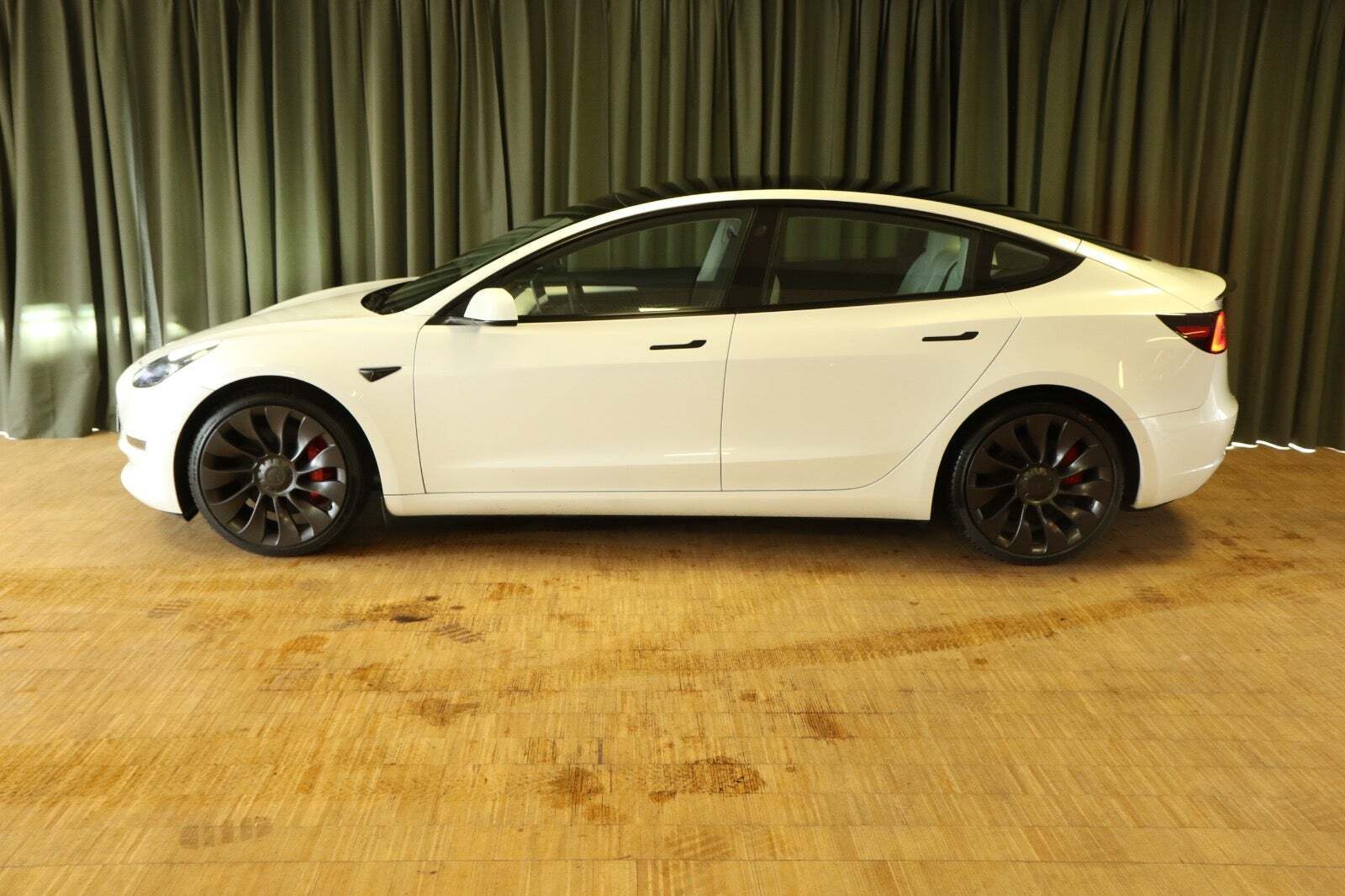 Tesla Model 3 Performance AWD