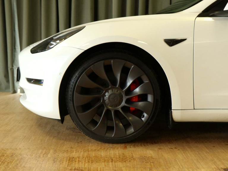 Tesla Model 3 Performance AWD