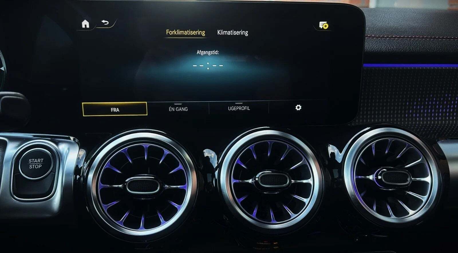 Sort Mercedes EQB250+ fra 2023
