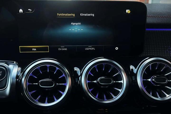 Sort Mercedes EQB250+ fra 2023
