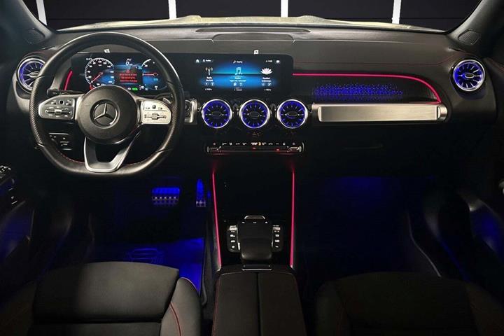 Sort Mercedes EQB250+ fra 2023