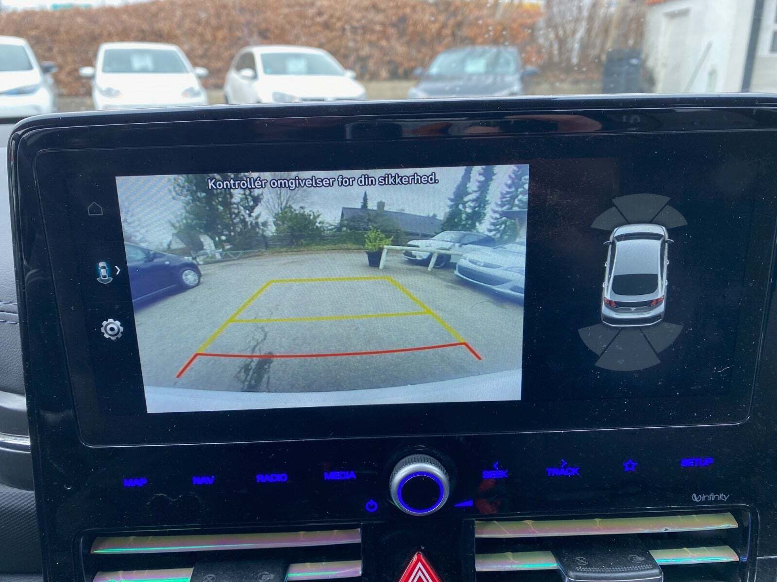 Hvid Hyundai Ioniq fra 2020