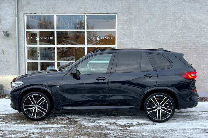 Sort BMW X5 fra 2020