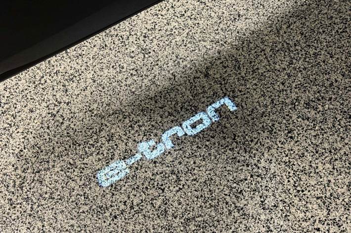 Sølv Audi e-tron fra 2019