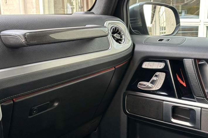 Grå Mercedes G500 fra 2019