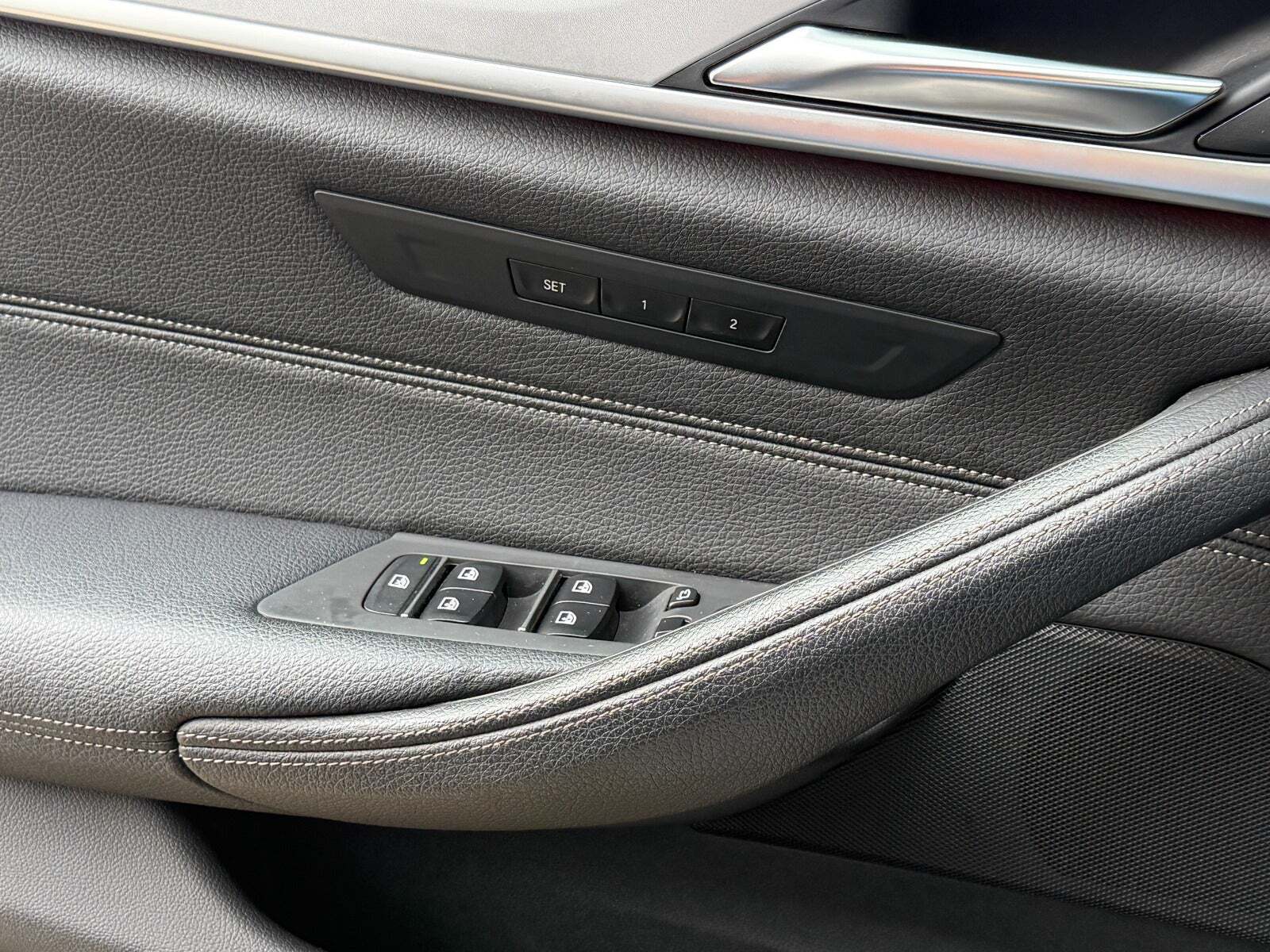 Sort BMW 530e fra 2021