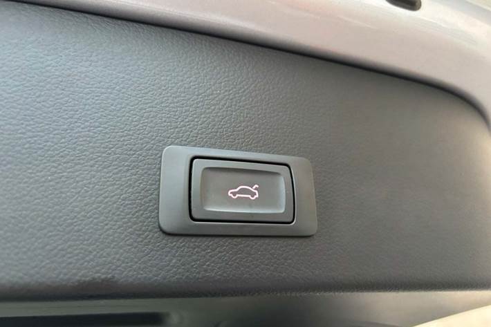 Grå Audi A6 fra 2018