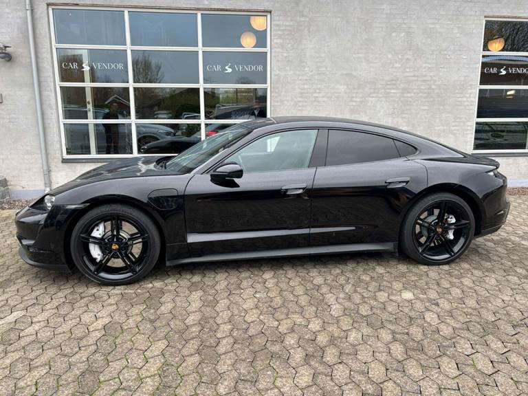 Porsche Taycan Performance+