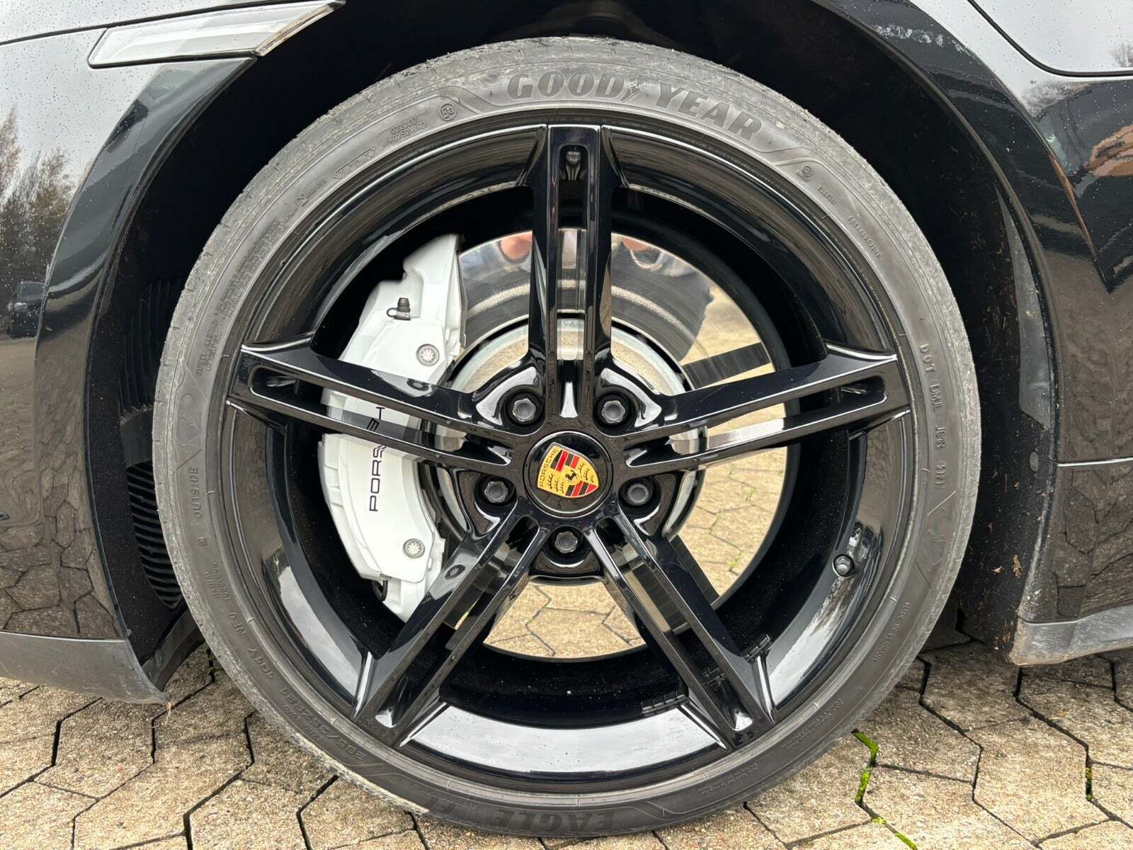 Porsche Taycan Performance+