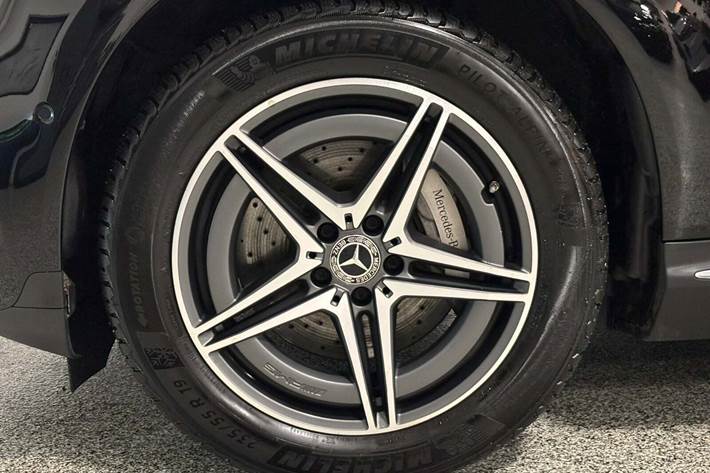 Sort Mercedes EQC400 fra 2020