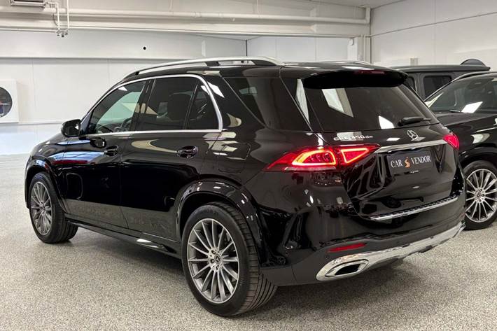 Sort Mercedes GLE350 de fra 2021