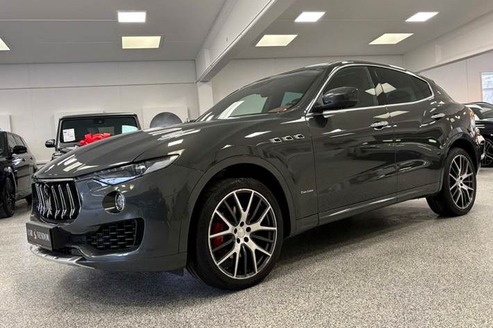 Grå Maserati Levante fra 2018