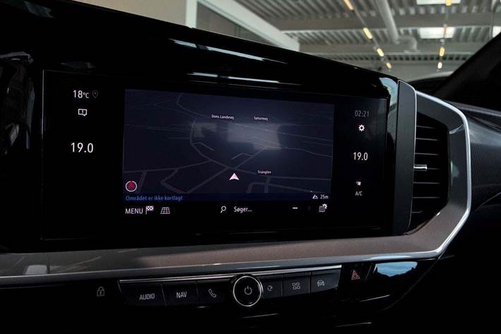 Grøn Opel Mokka-e fra 2023