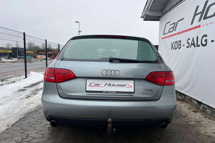 Sølv Audi A4 fra 2010