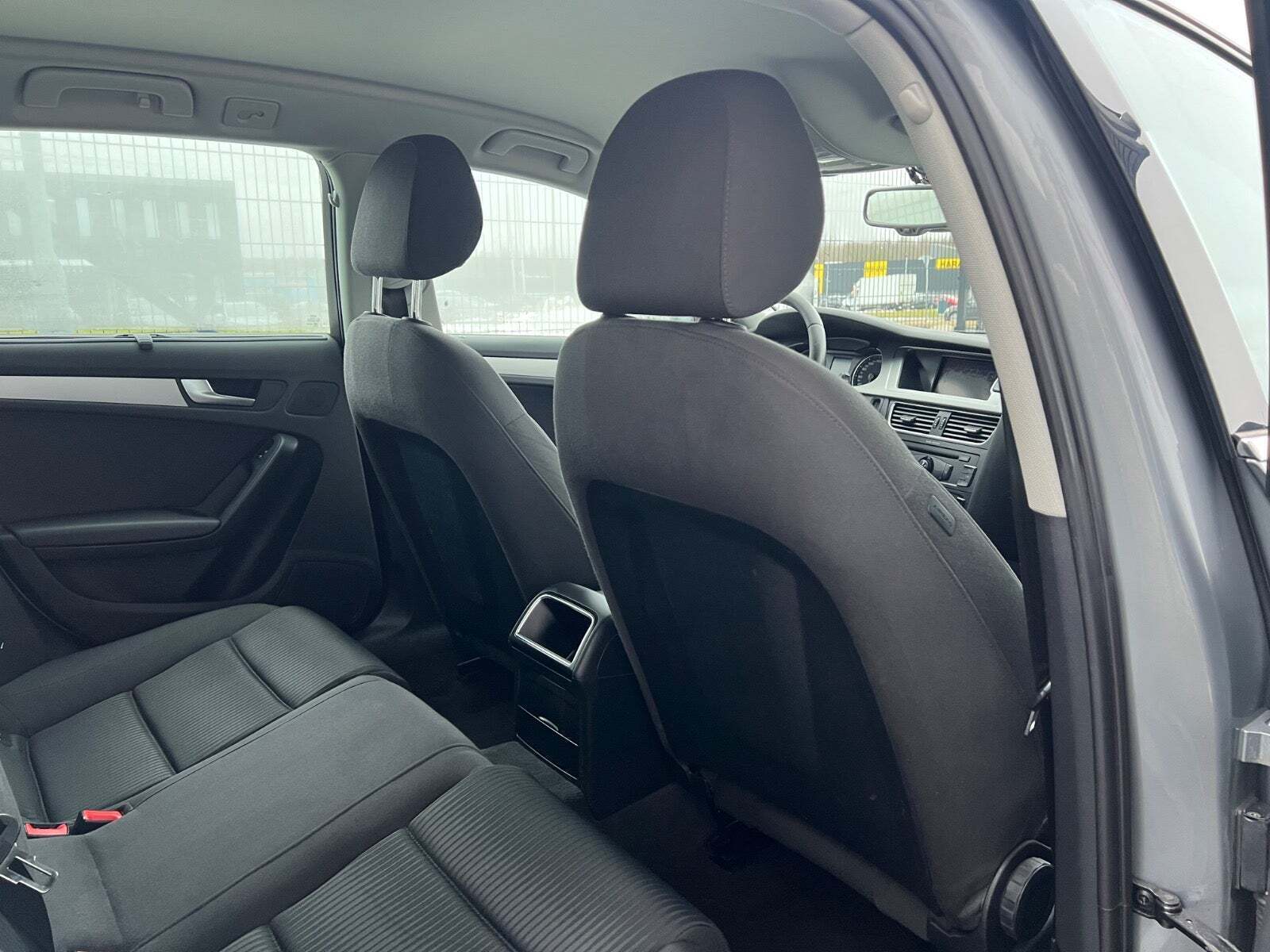 Sølv Audi A4 fra 2010